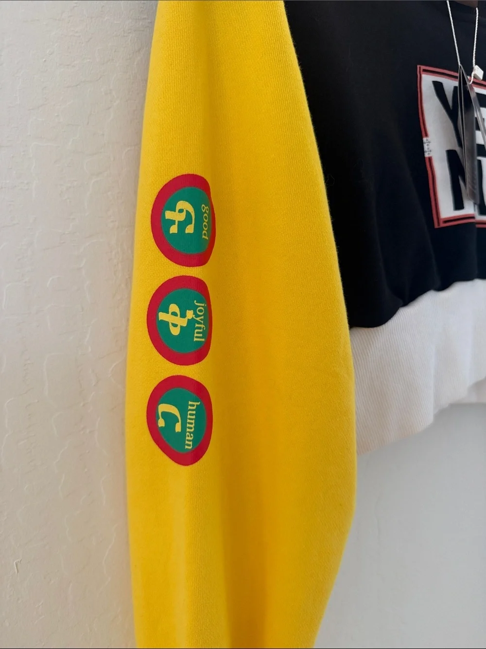Yema Women’s Black & Yellow Cropped Sweatshirt - NWT - Picture 3 of 7
